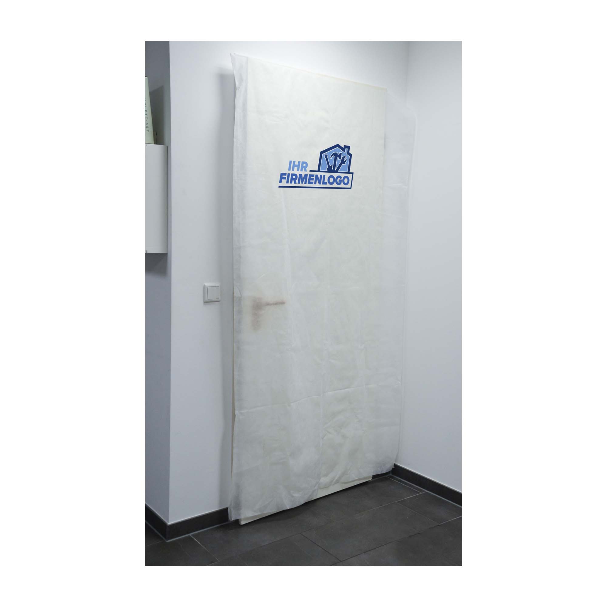 Abdeckhaube für Türflügel 110 cm x 205 cm "Stark" aus 50 gr./m² PP-Vlies mit Ihrem Firmenlogo Abdeckhaube für Türflügel 110 cm x 205 cm "Stark" aus 50 gr./m² PP-Vlies mit Ihrem Firmenlogo