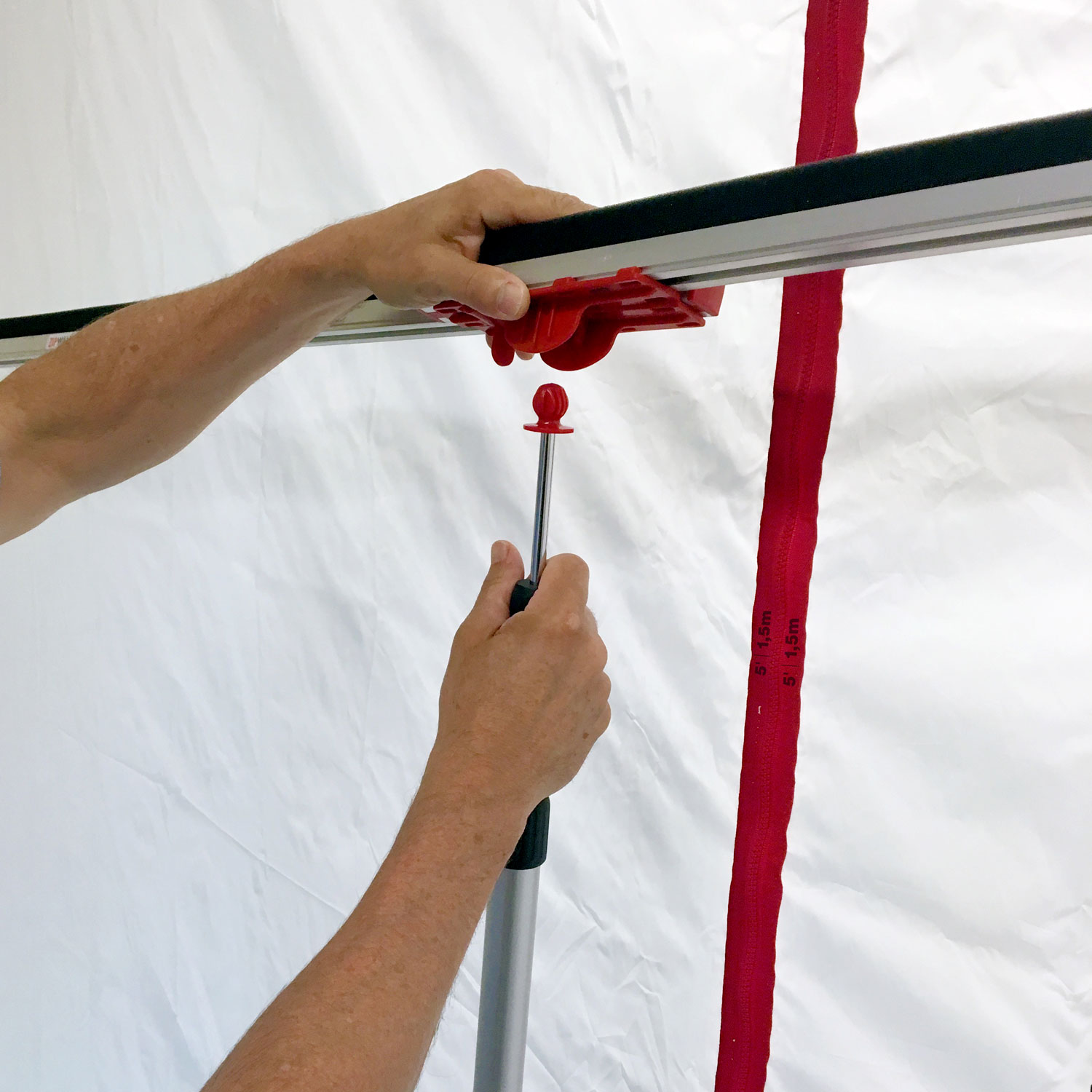 ZipWall_SPN_span_with_SLP_ZF_RGB_sealing_barrier_along_ceiling Staubschutzwand Zipwall Aluminium Dichtschienen mit Schaumleiste 2er Set