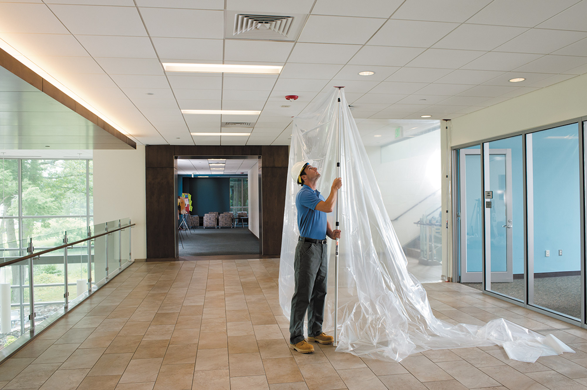 anwendung_5_web ZipWall® Staubschutzwand "Handwerker-Set" Höhe 3,60 m x Breite 12,50 m