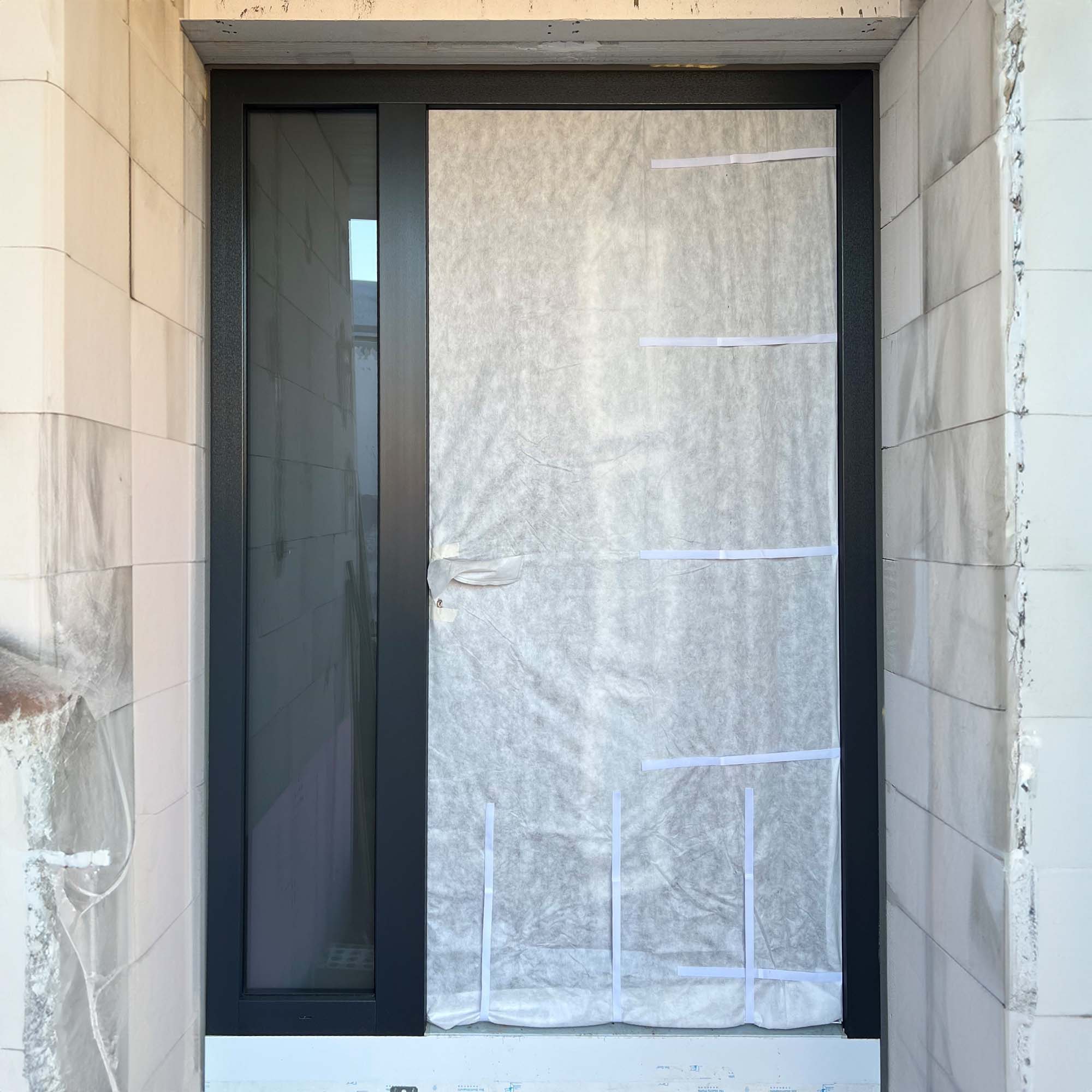 Abdeckschutzhaube für Haustüren 240 cm x 120 cm aus Vlies Abdeckschutzhaube für Haustüren 240 cm x 120 cm aus Vlies