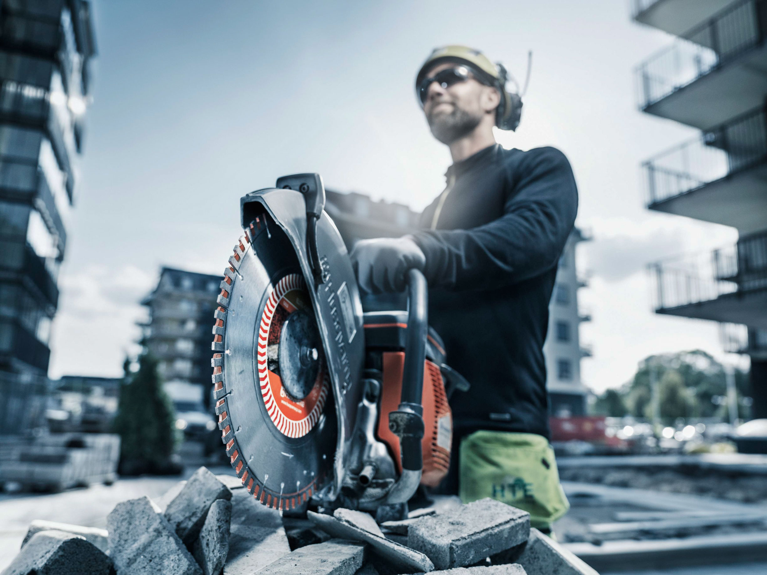 husqvarna-k-770-trennschleifer-lfv-80-ruettelplatte-zd-paket-lfv80-_2