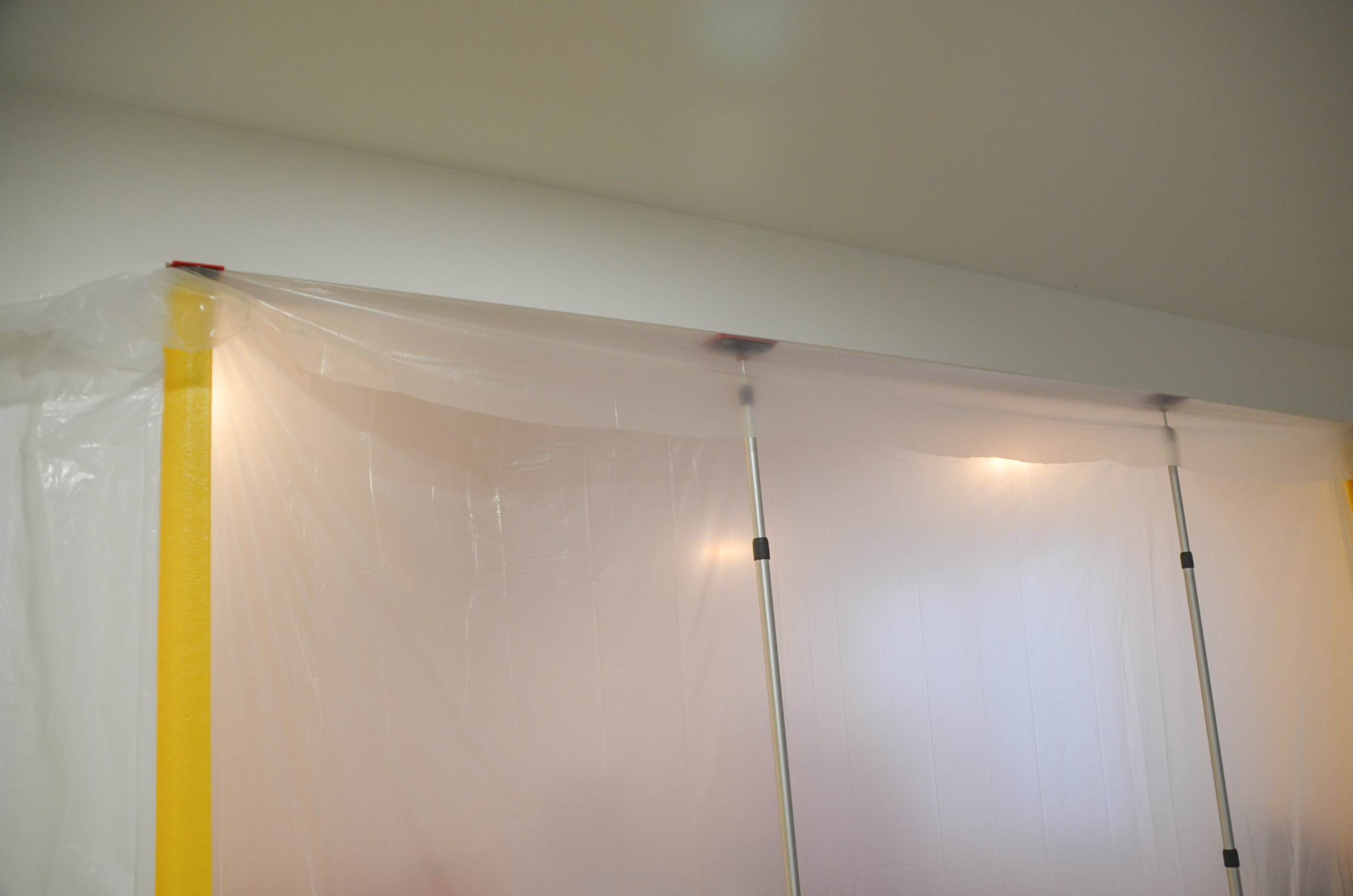 Zipwall_Starter_set_aufgebaut_oben_web