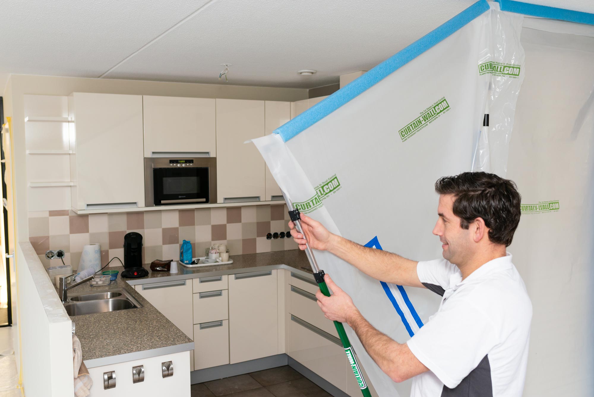 Curtain-Wall-Staubschutzwand-Anwendung-02 Curtain-Wall Staubschutzwand System Starterkit 4,5 m x 4 m