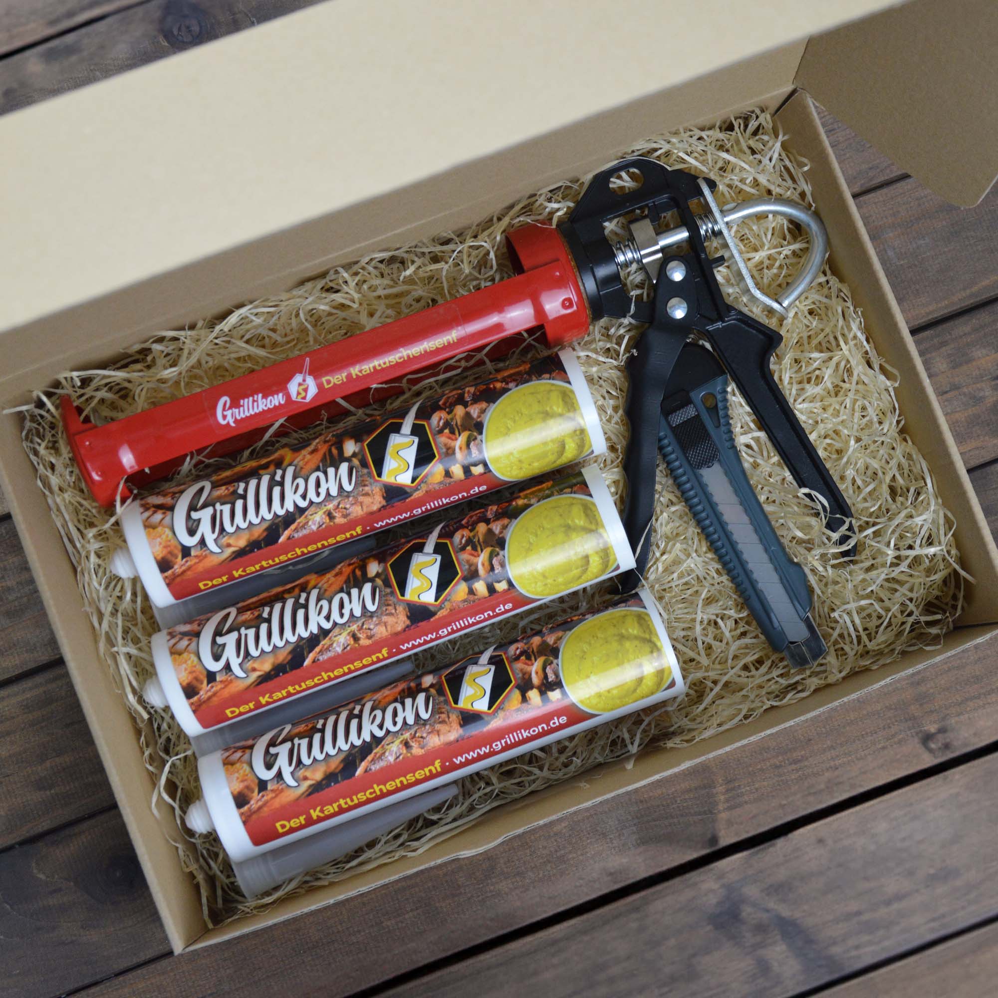1PrYDHEwBBbq6K Grillikon Geschenkset „Lehrling“ 3x Senf in 300 ml Kartusche