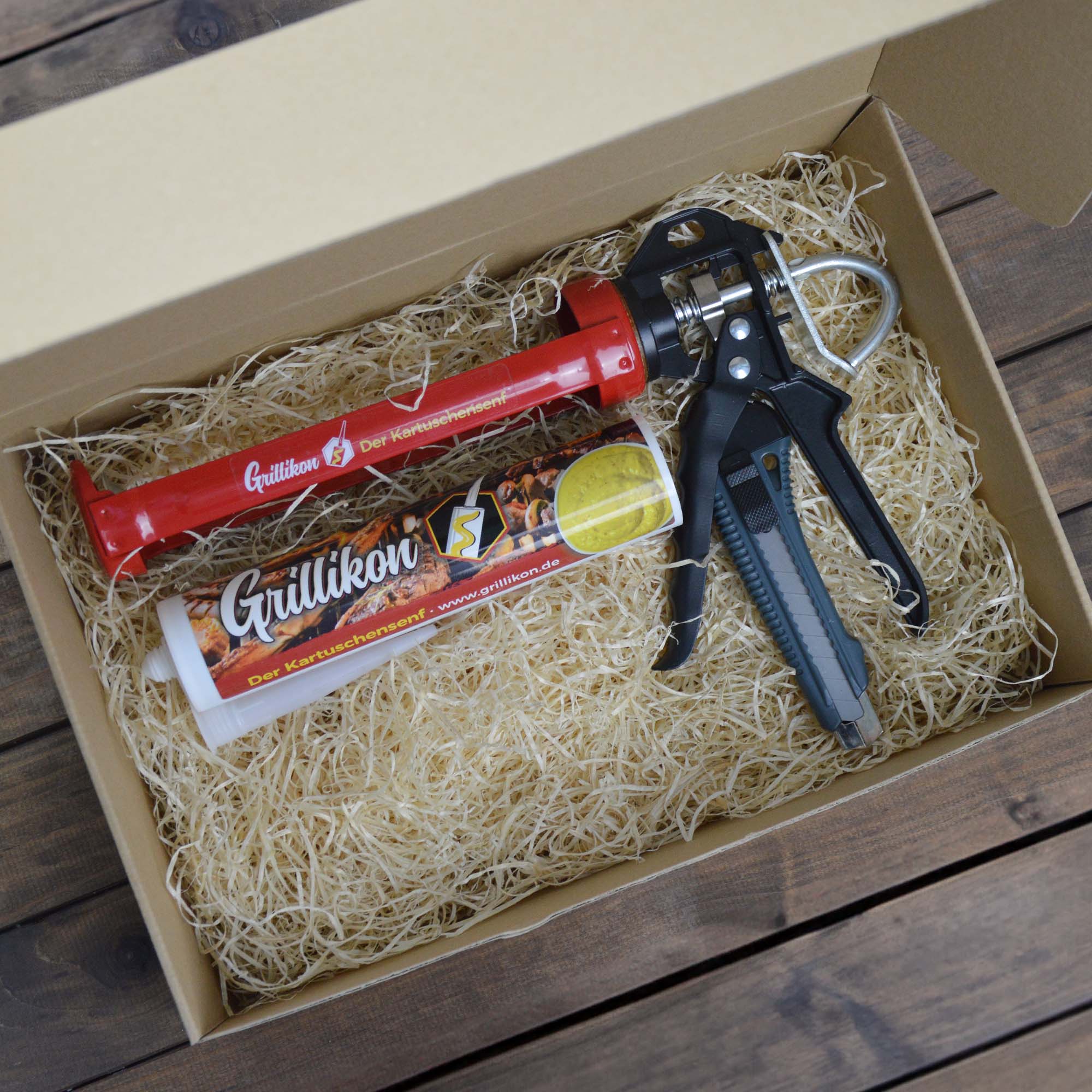1az95tSla5nAl5 Grillikon Geschenkset „Lehrling“ Senf in 300 ml Kartusche