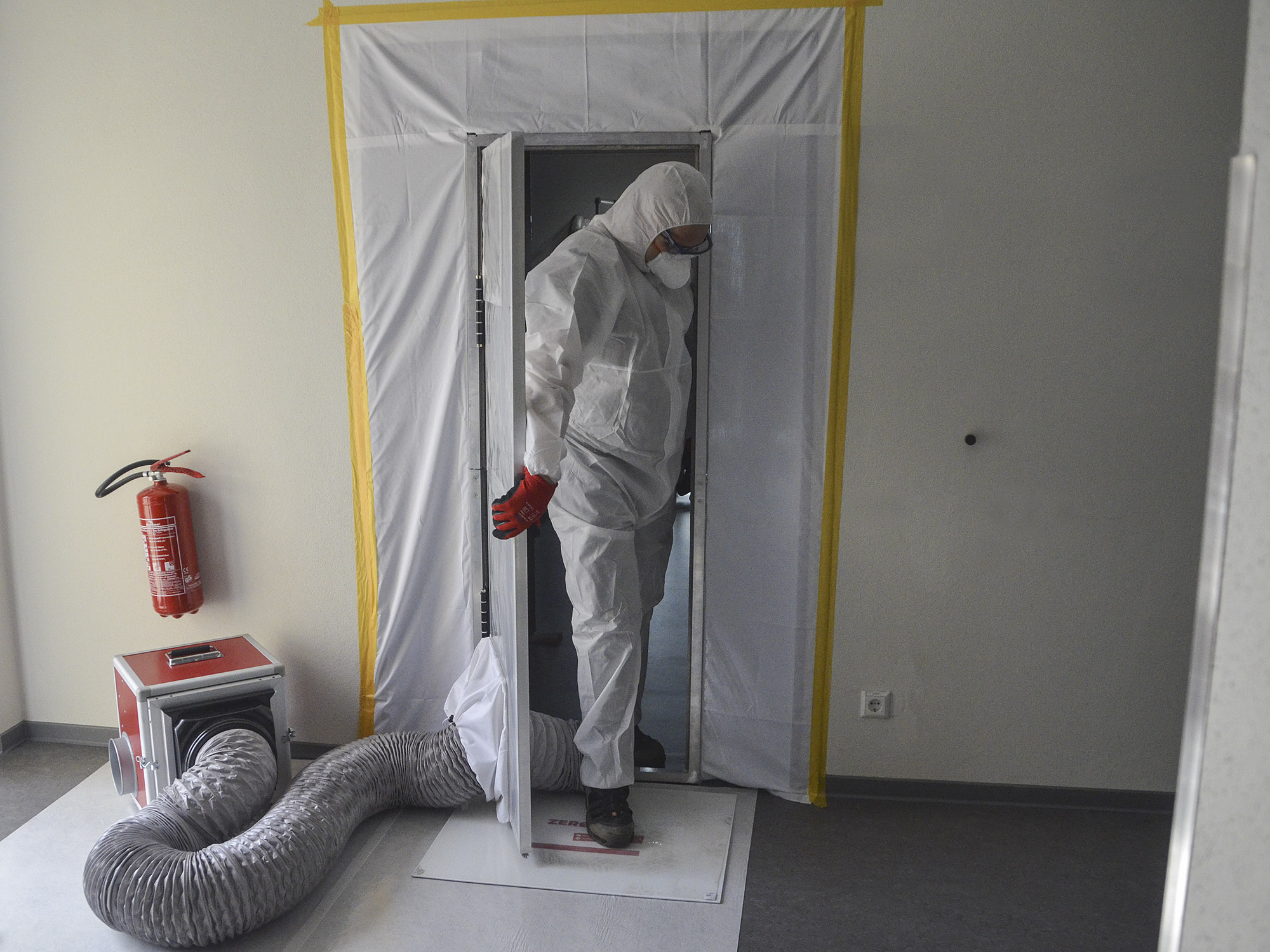 zero-dust-sms-overall-schutzanzug-kategorie-3-weiss-mit-kapuze-groesse-xxl-zd-_3u6fmtTPMs8YSd SMS Overall Schutzanzug Kategorie 3 antistatisch weiß mit Kapuze Größe XXL