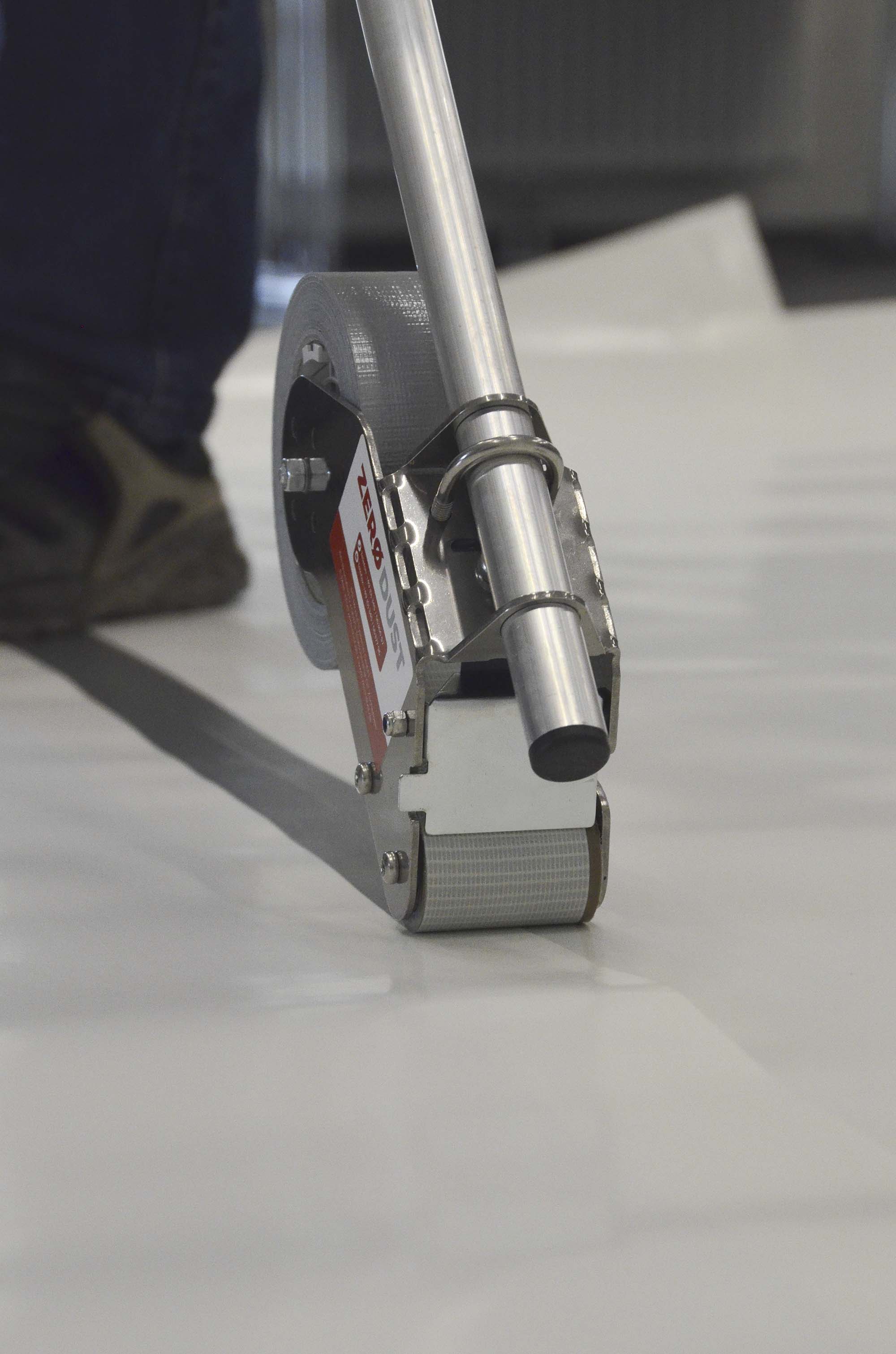 DSC_0250 Gewebeklebeband "Extra" silber Panzertape Panzerband auf Klebebandabroller