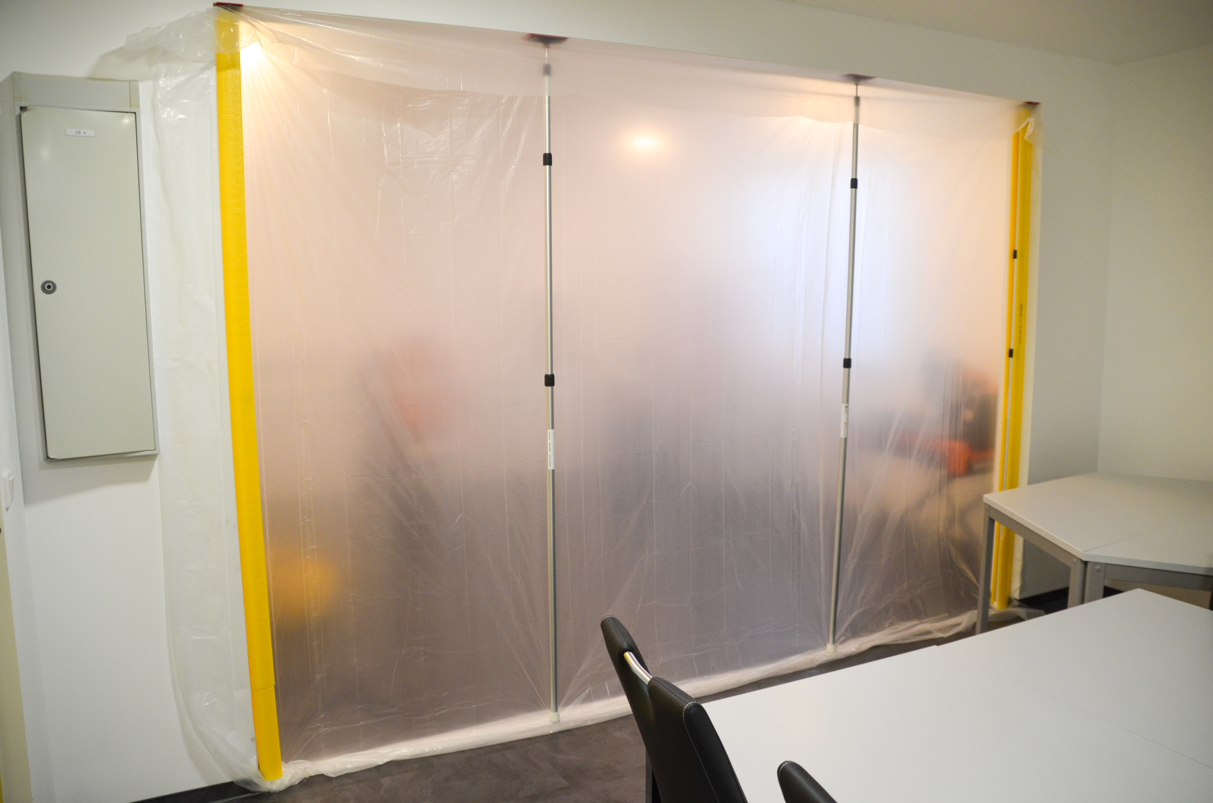 Zipwall_Starter_set_aufgebaut_web ZipWall® Staubschutzwand "Starter-Set" Höhe 3,60 m x Breite 7,50 m