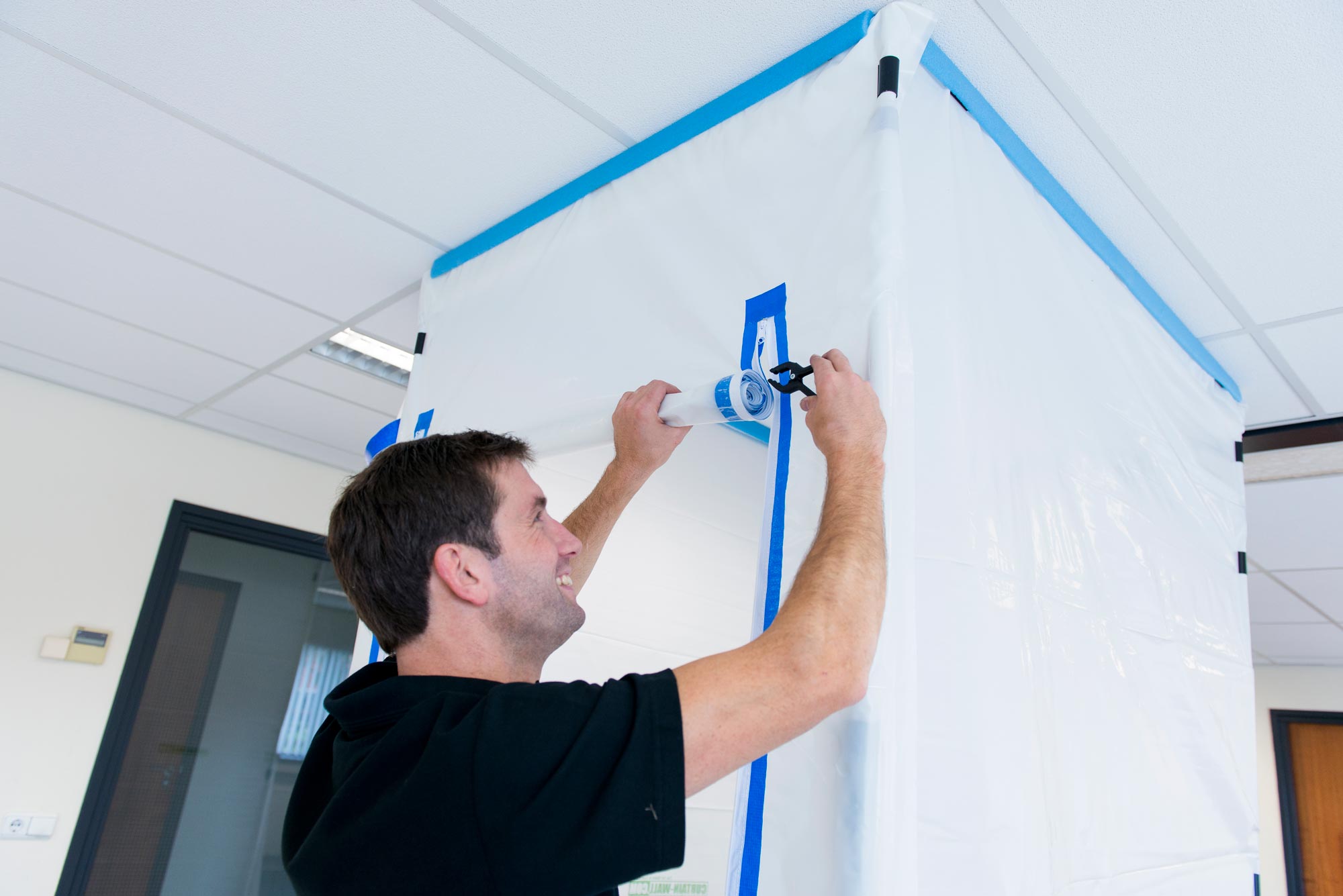 Curtain-Wall-Staubschutzwand-Anwendung-09 Curtain-Wall Staubschutzwand System Starterkit 4,5 m x 4 m